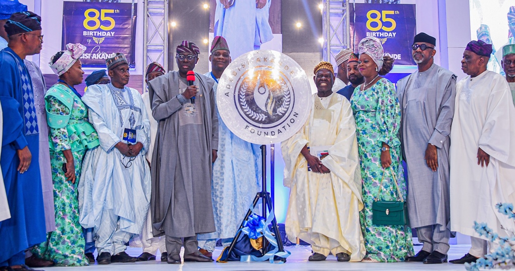 GOV. SANWO-OLU ATTENDS 85TH BIRTHDAY CELEBRATION OF CHIEF ADEBISI AKANDE, EX-INTERIM NATIONAL CHAIRMAN OF APC